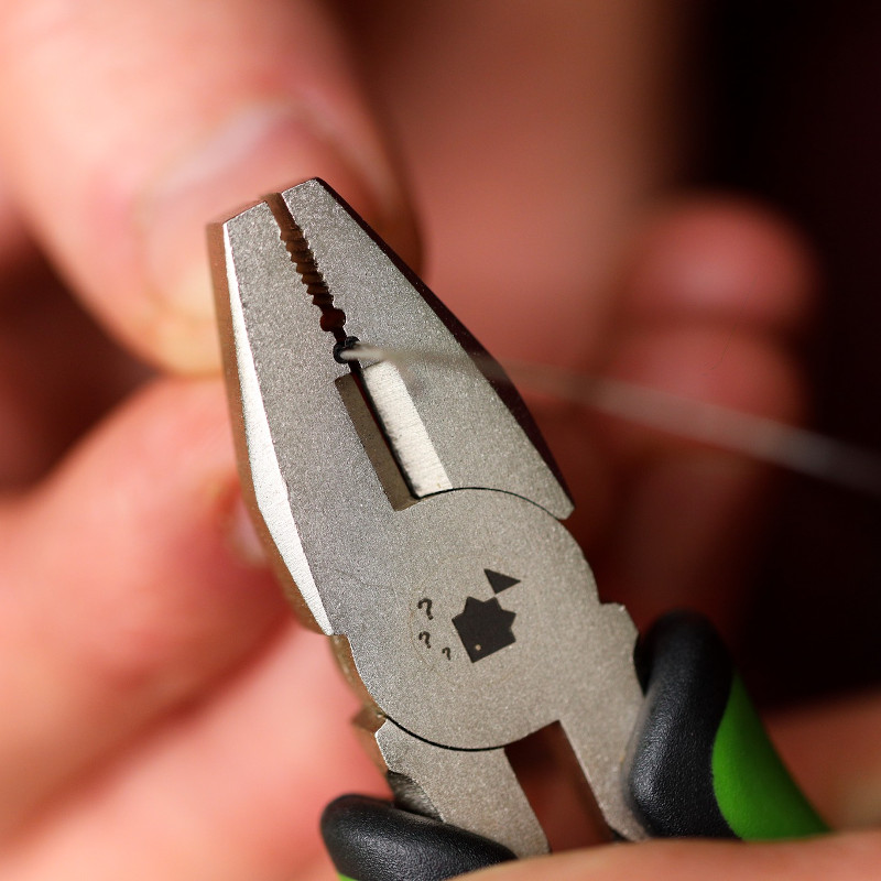 Thinking Anglers Crimpatrice Compatta Verde – Attrezzo Per Crimpare Lenze E Terminali, Pesca Carpa